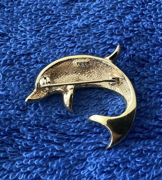 STUNNING DOLPHIN BROOCH FROM THE ATTWOOD COLLECTION62865826655105112