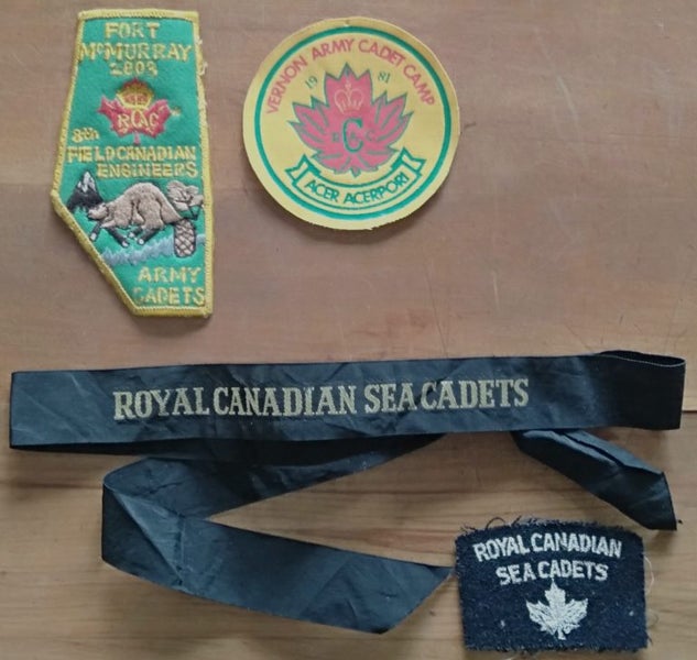 4 x Royal CANADIAN Armoured Corps CADET Camp & Royal Canadian SEA CADET Insignia Carousel 1