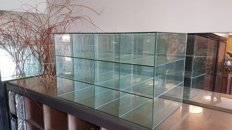 Glass shelf cabinet Carousel 2