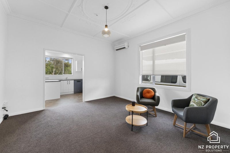Image 2 of 20