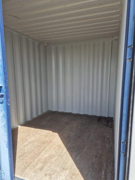 10ft V. Gd cond lock box Carousel 1