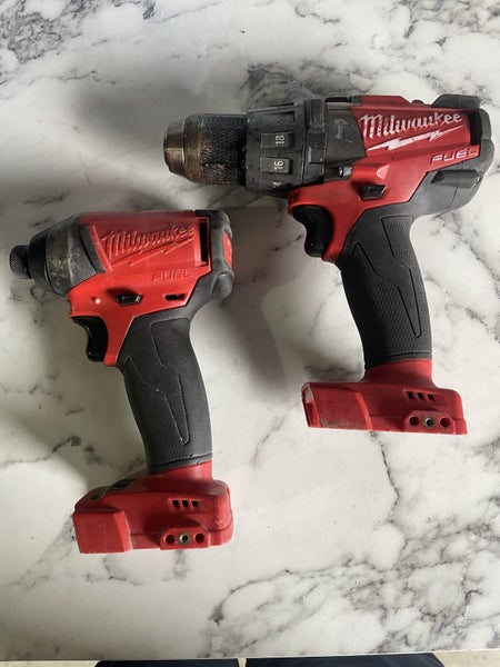 Milwaukee 18v drill & impact Carousel 2