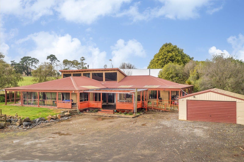 Image 2 of 28