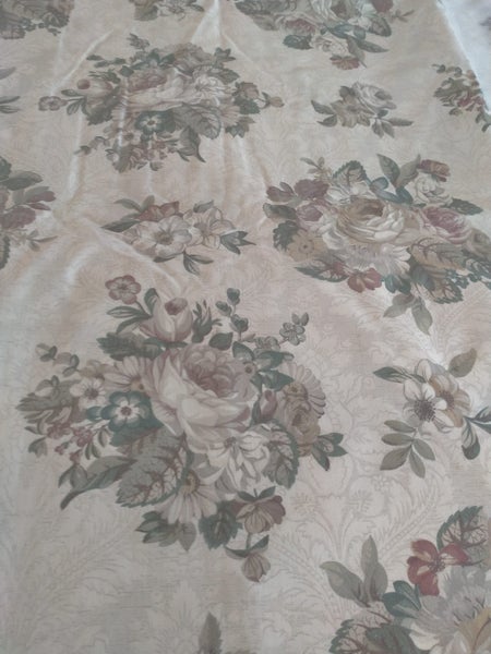 Country floral style drape set Carousel 5
