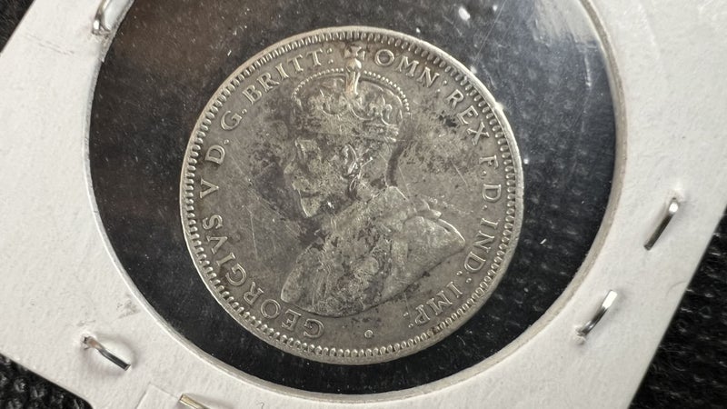 1916 Australian Silver One Shilling Coin - Fine Grade - Lot Y982 Carousel 3