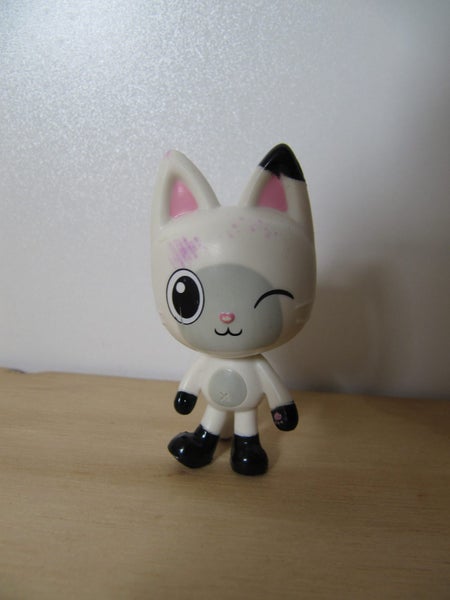 Gabby’s Dollhouse Figurine - Pandy Paws Carousel 1