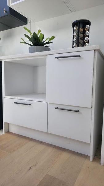 Kitchennete Base Cabinets in White Matte with DTC Runners Carousel 2