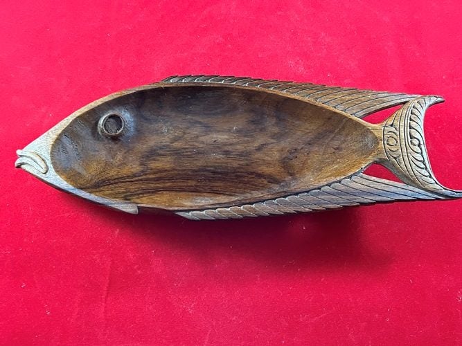 Vintage Papua New Guinea Trobriand Island Carved Fish Design Dish Carousel 1