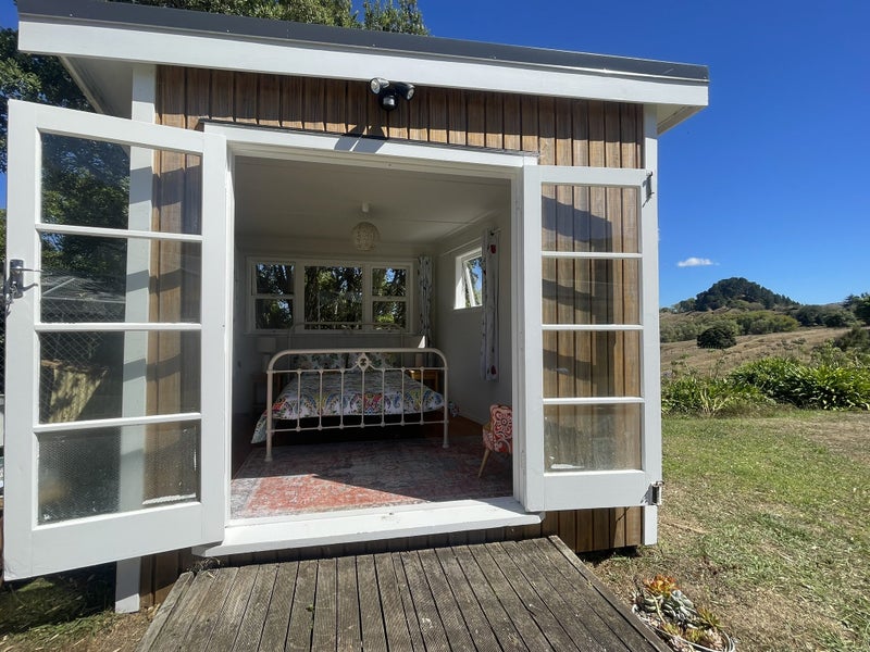 Cabin - sleep out, office, studio Carousel 1
