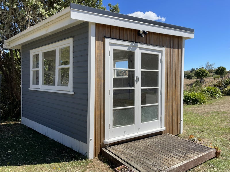 Cabin - sleep out, office, studio Carousel 2