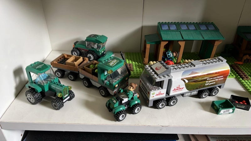 Countdown (Woolworths) Bricks - Farm set, barn, trucks, and unopened packs Carousel 1