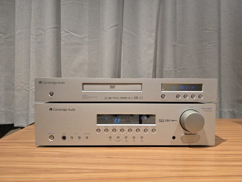 Cambridge Audio Azur Amp & CD Carousel 1