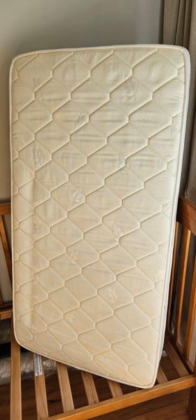 Solid wood baby cot + mattress + cover protector + linen Carousel 2