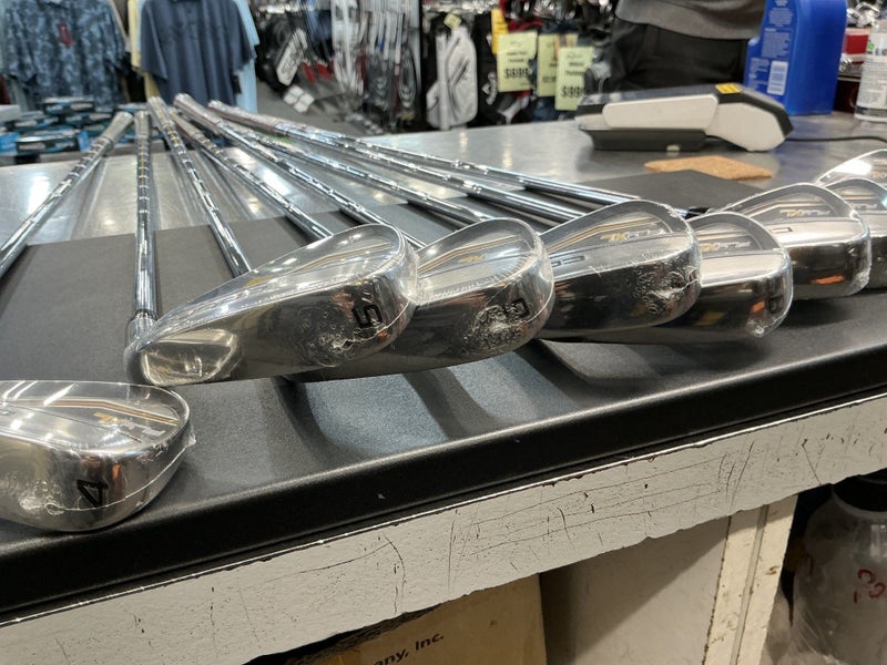 Cobra Fly XL Iron 4-SW - Stiff Flex Carousel 2