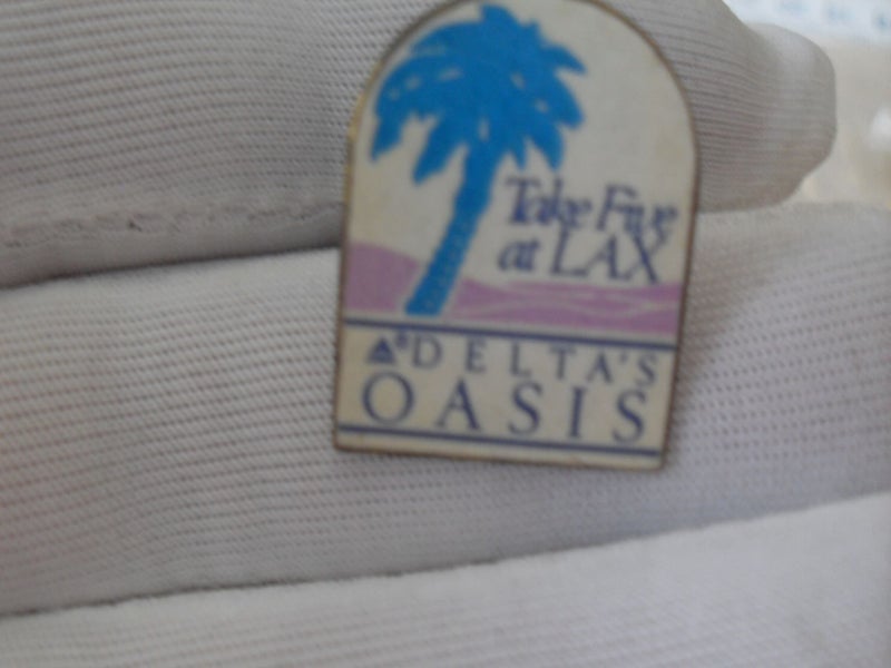 Take 5 at LAX Delta’s Oasis Badge Carousel 1