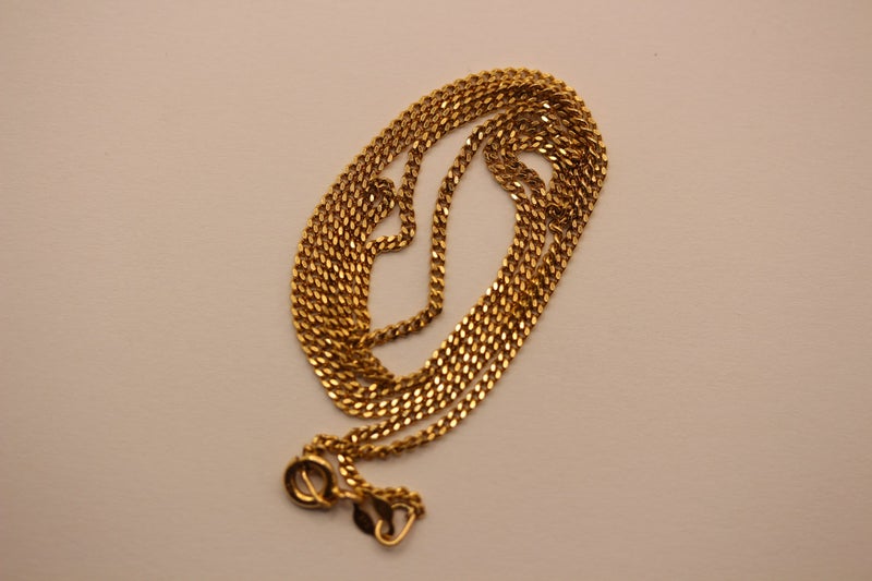 9ct Gold ‘Curb’ chain Carousel 5