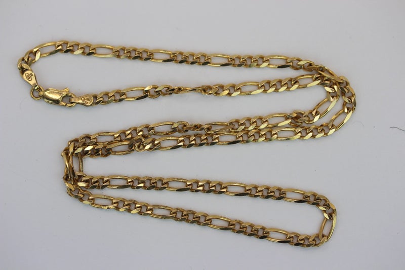 9ct Gold ‘Figaro’ chain Carousel 1