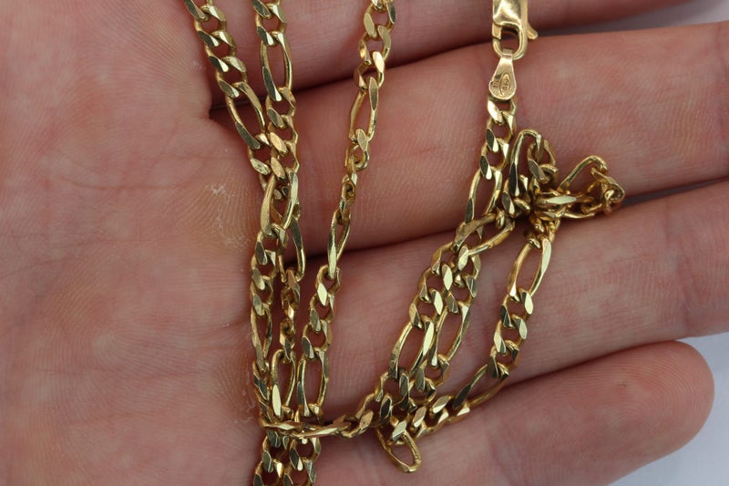 9ct Gold ‘Figaro’ chain Carousel 4