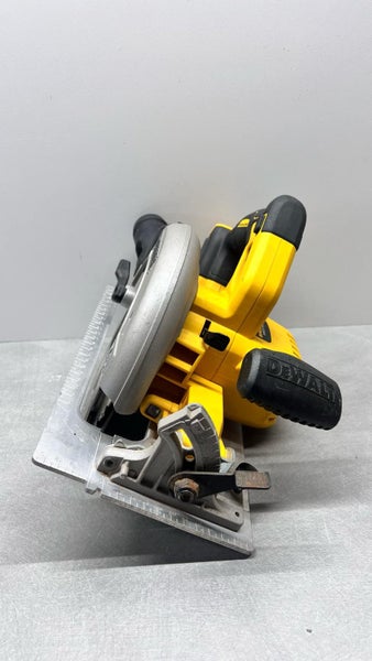 DeWalt Cordless Circular Saw 184mm Brushless 18V - Bare Tool Carousel 2
