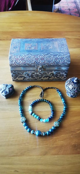 Jewellery box and bits Carousel 1