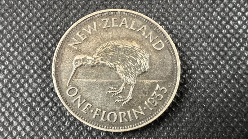 1933 New Zealand Silver Florin Coin - High Grade Stunning Coin - Lot E24 Carousel 2