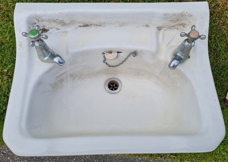 Bathroom Sink Setup Carousel 1