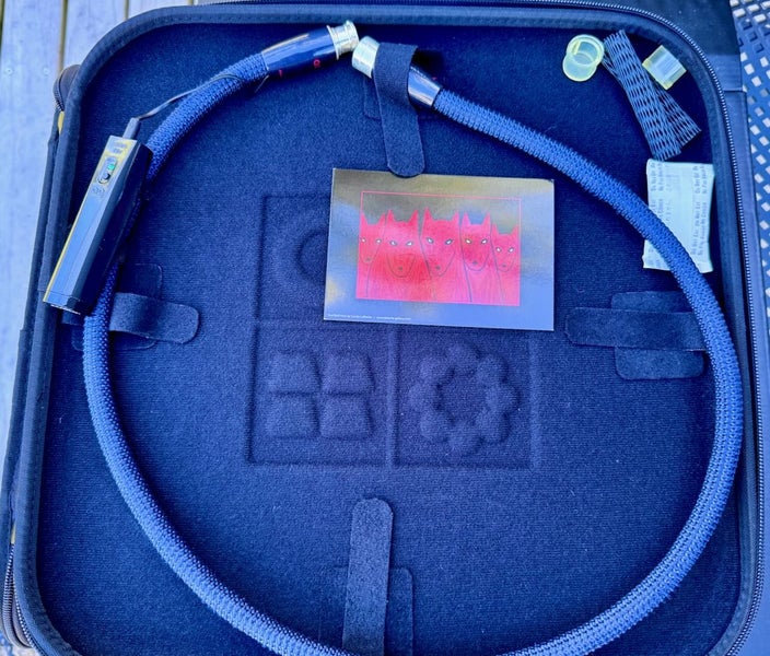 Audioquest Wild Blue Yonder Carousel 1
