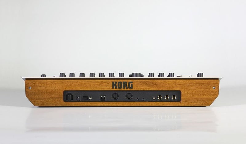 KORG MINILOGUE 4-voice Analog Synth - FLASH SALE Carousel 3