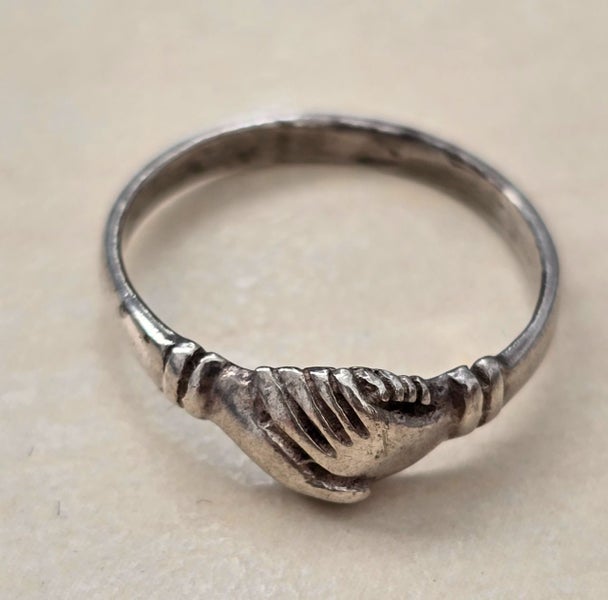 17th century fede ring-rare and exciting find Carousel 1