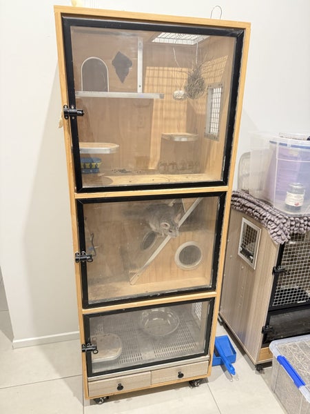 chinchila with luxury cages Carousel 1