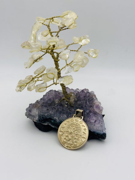 Garden of Eden: 9ct Solid Gold Pendant - Collectors Carousel 1