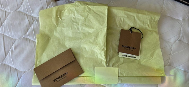 Burberry Logo Cotton T-shirt Carousel 5