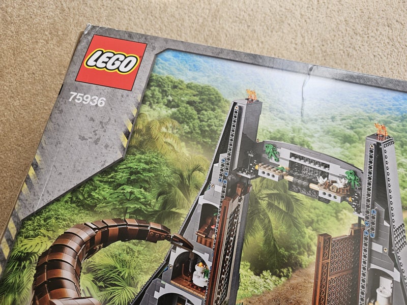 LEGO Jurassic World Jurassic Park : T. rex Rampage 75936 (Retired Product) Carousel 4