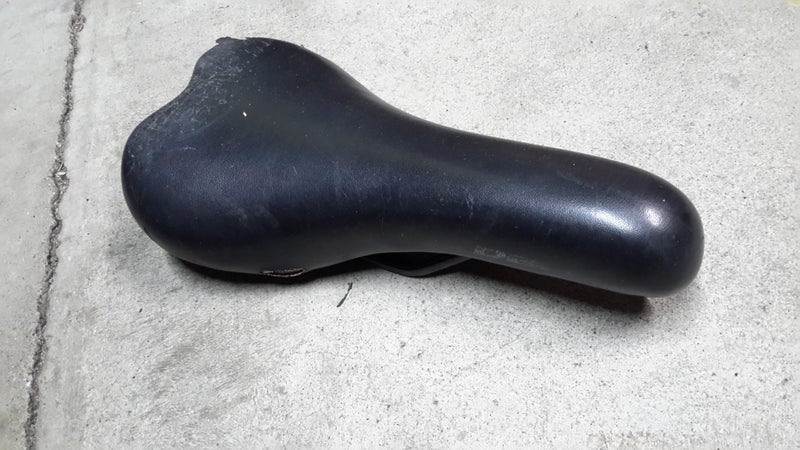 Seat - Black Carousel 1