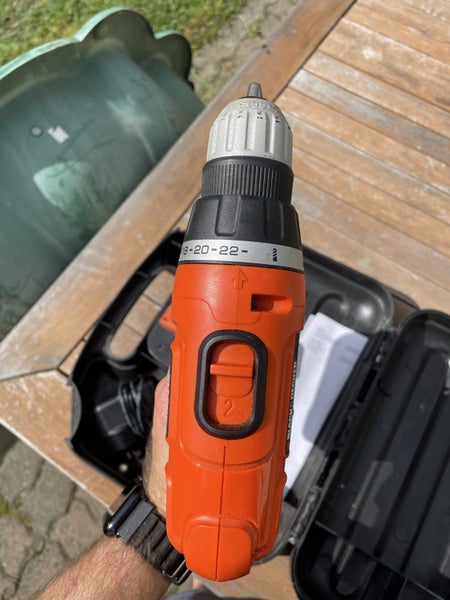 Black & Decker Drill with 2x Batteries + Charger Carousel 1