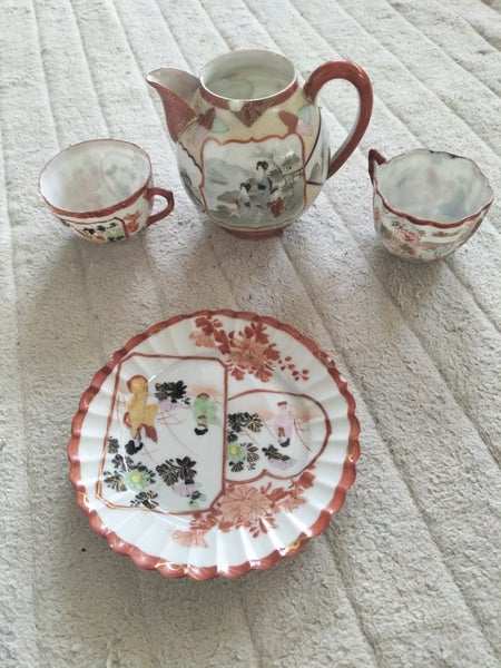 KUTANI PORCELAIN TEA SET Carousel 1