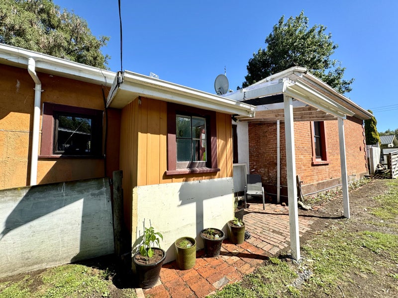 Image 3 of 18