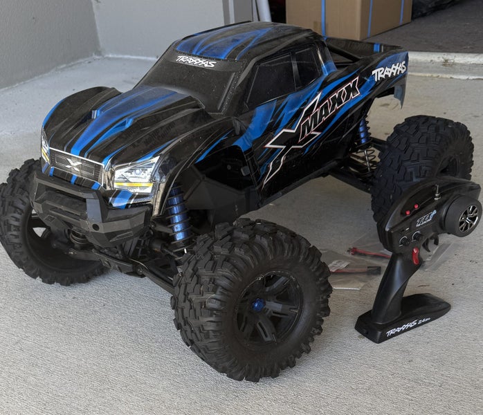 Traxxas X Max RC Carousel 2