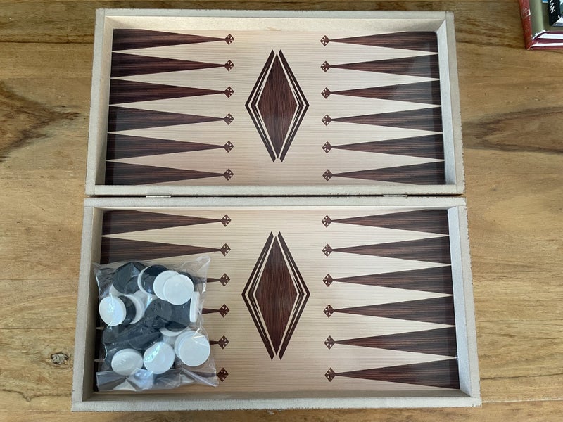 Backgammon & checkers/draughts set Carousel 1