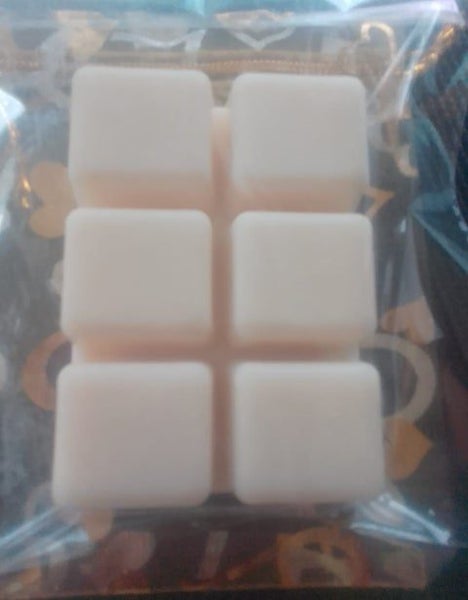 Soywax melts - b****es brew fragrance Carousel 1