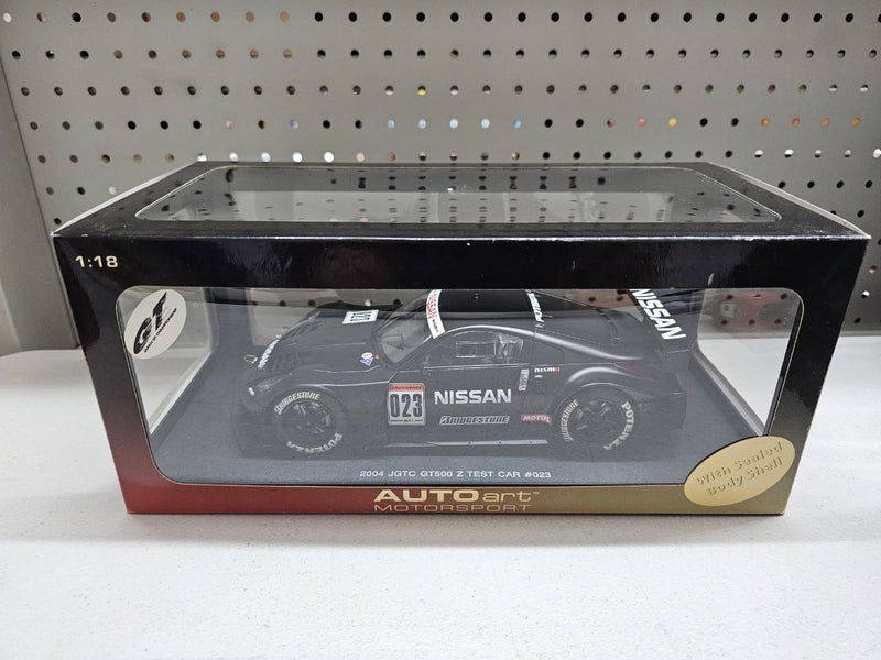 AUTOart 1/18 Nissan Fairlady Z Nismo Test Car - 2004 JGTC GT500 Carousel 18