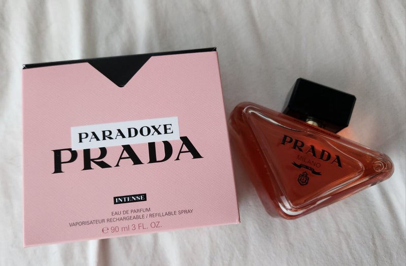 Prada paradoxe intense parfum Carousel 1