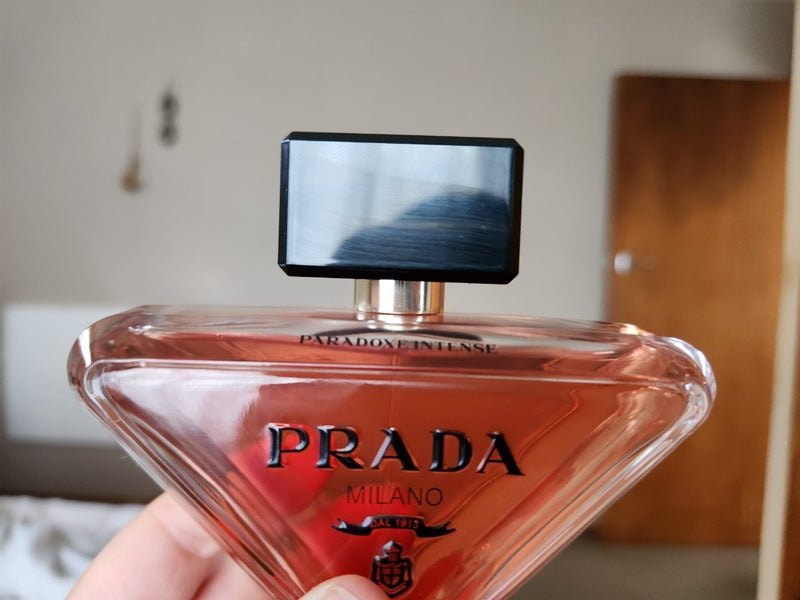 Prada paradoxe intense parfum Carousel 2