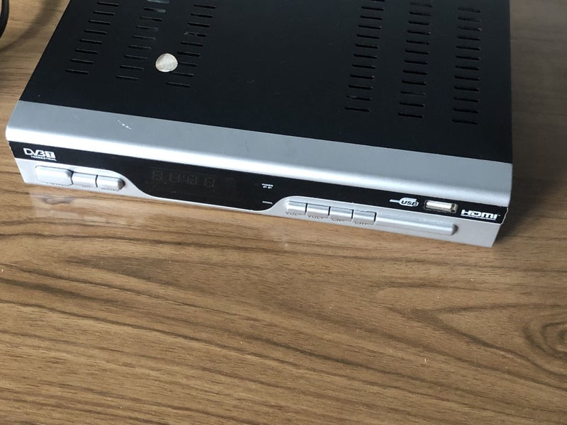 $1R Freeview Receiver // Turns On Carousel 1