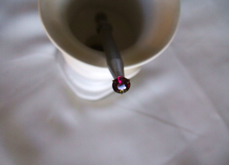 JEWELLERS ESTATE STUNNING BRILLIANT CUT RHODOLITE GARNET 6.5 mm ROUND 0.9ct. Carousel 1
