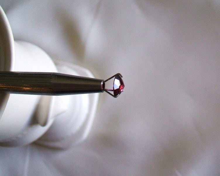 JEWELLERS ESTATE STUNNING BRILLIANT CUT RHODOLITE GARNET 6.5 mm ROUND 0.9ct. Carousel 2