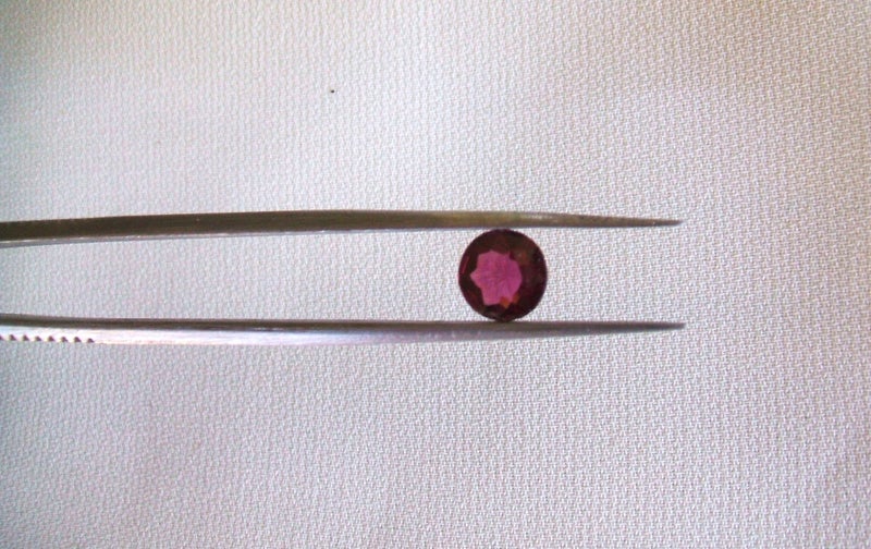 JEWELLERS ESTATE STUNNING BRILLIANT CUT RHODOLITE GARNET 6.5 mm ROUND 0.9ct. Carousel 12