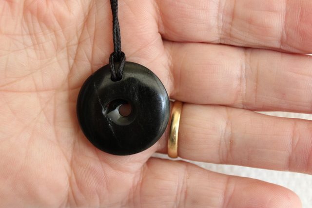 BEAUTIFUL SMALL KORU KAWAKAWA JADE #215 Carousel 2