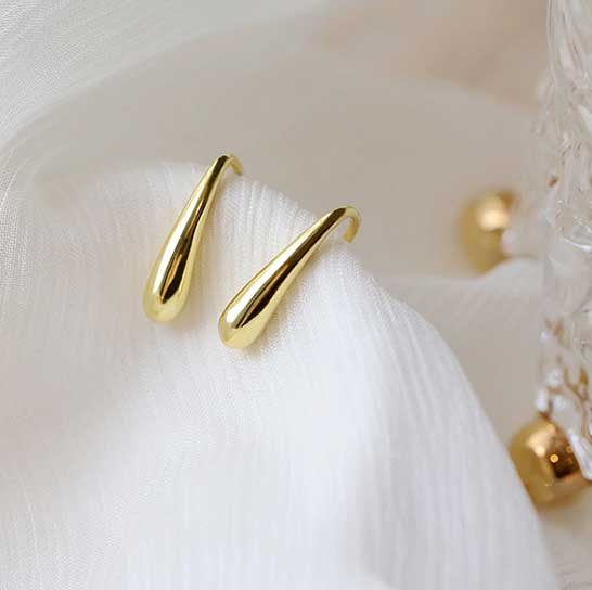 18K Gold Minimalist Teardrop Earrings "Bevina" (15mm) Carousel 2