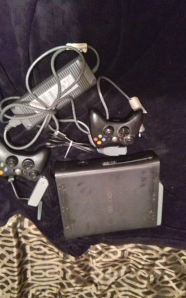 Xbox 360 console 2 controllers 14 games Carousel 2
